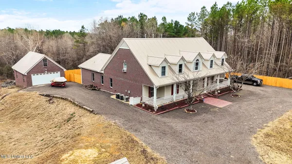 $609,900 | 139 Pine Ridge Cove, Holly Springs, MS 38635