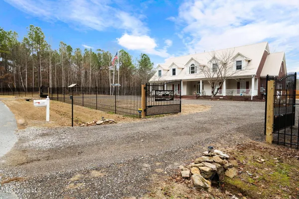 $609,900 | 139 Pine Ridge Cove, Holly Springs, MS 38635