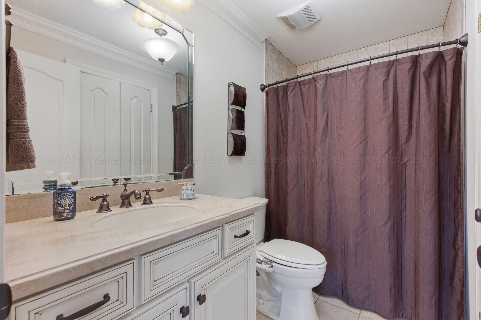 1511 Raccoon Creek Road Jasper, AL 35504 - Photo 22 of 50 Guest Bathroom