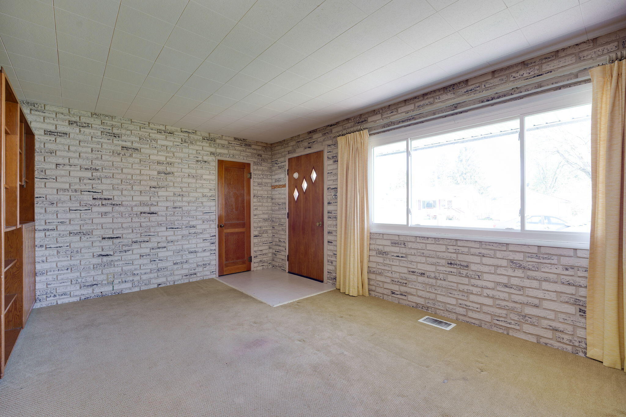 1611 Memorial Drive Springfield, OH 45505 - Photo 8 of 37