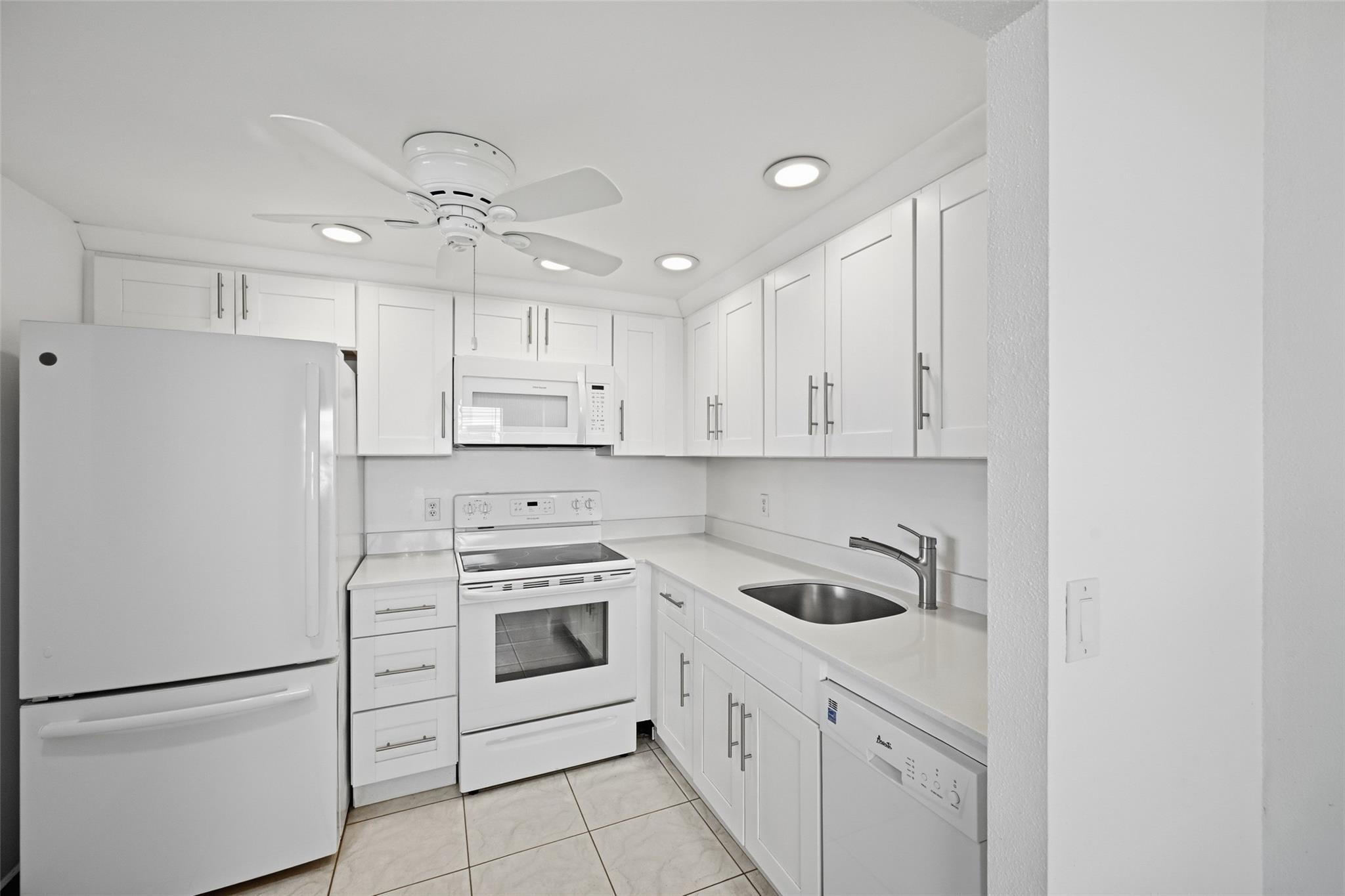 451 Monaco J, Unit J Delray Beach, FL 33446 - Photo 1 of 22 Photo 1