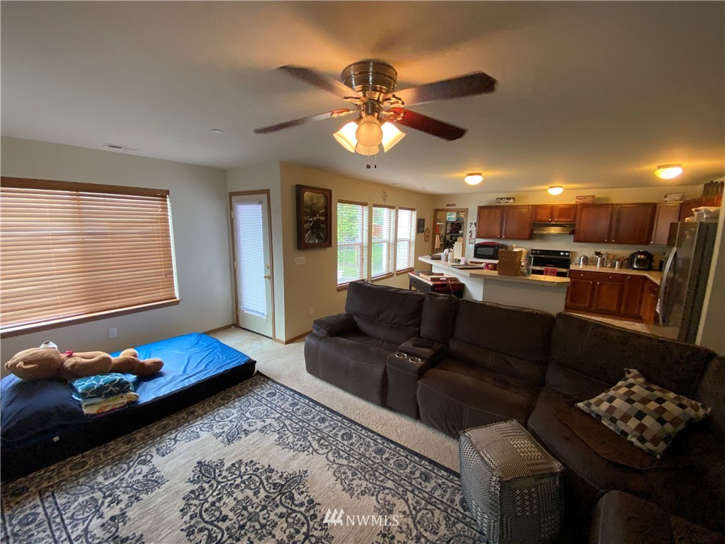 3157 Sheaser Way DuPont, WA 98327 - Photo 10 of 19