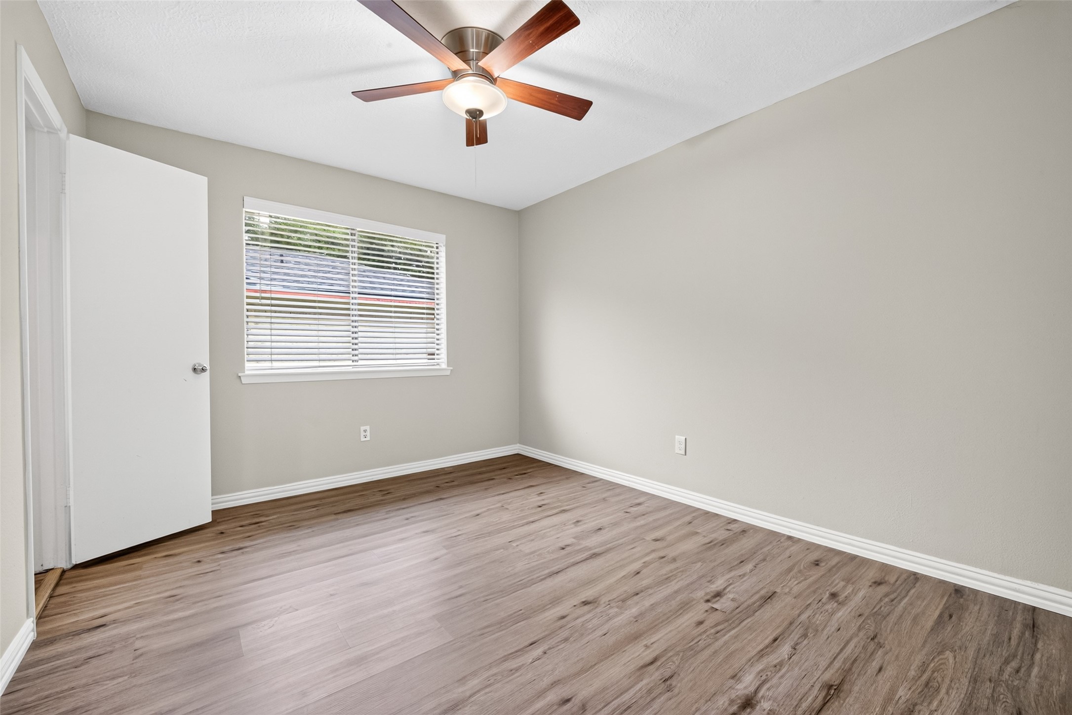 6122 Sanford Road Houston, TX 77096 - Photo 29 of 49