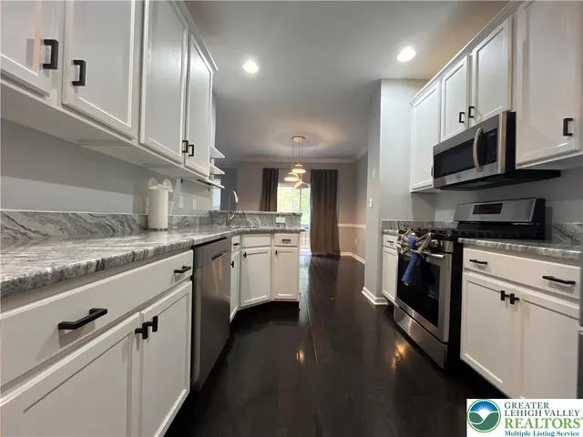 $2,600 | 4224 Creek Road, Allentown, PA 18104