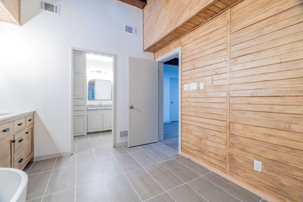 598 Stagecoach Trail Denison, TX 75021 - Photo 16 of 29 a view of utility room