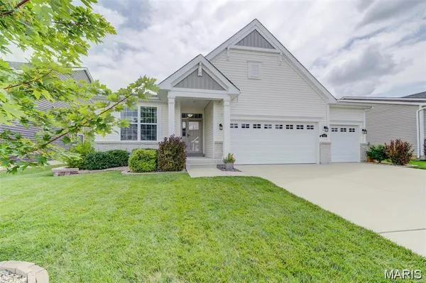 $614,900 | 656 Moffet Laurel Drive, Lake St. Louis, MO 63367
