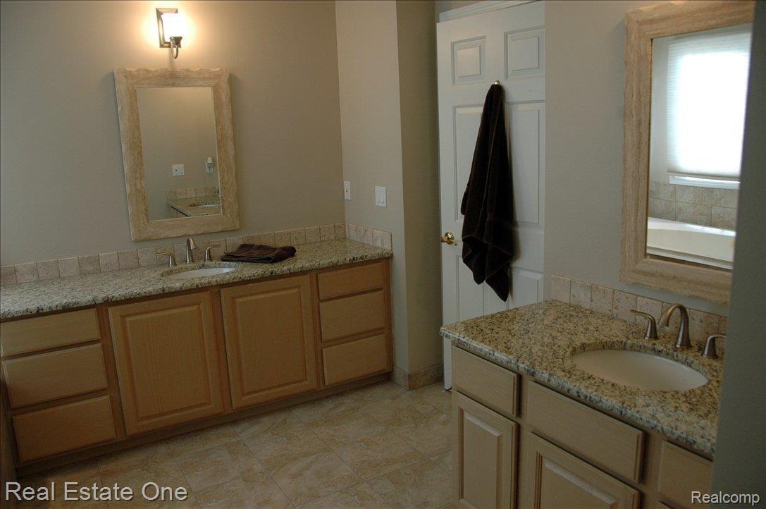 3974 Kaeleaf Road Lake Orion, MI 48360 - Photo 14 of 14 Master Bath