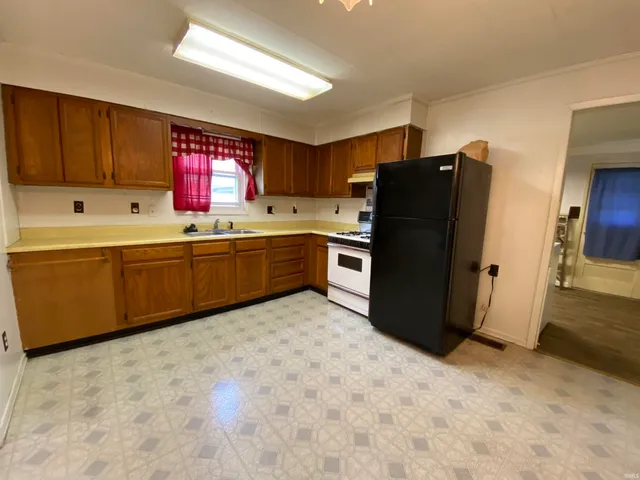 $89,900 | 708 South Meridian Street, Jasonville, IN 47438