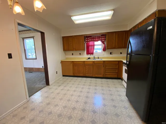 $89,900 | 708 South Meridian Street, Jasonville, IN 47438