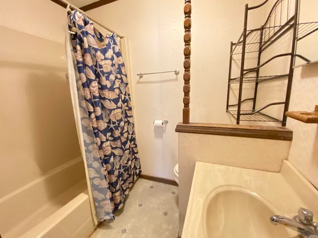 $89,900 | 708 South Meridian Street, Jasonville, IN 47438