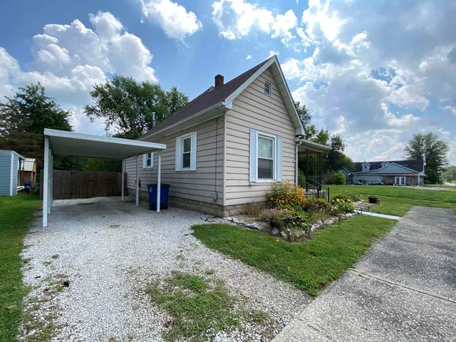 $89,900 | 708 South Meridian Street, Jasonville, IN 47438