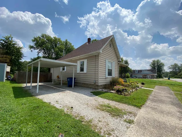 $89,900 | 708 South Meridian Street, Jasonville, IN 47438