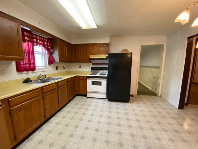 $89,900 | 708 South Meridian Street, Jasonville, IN 47438