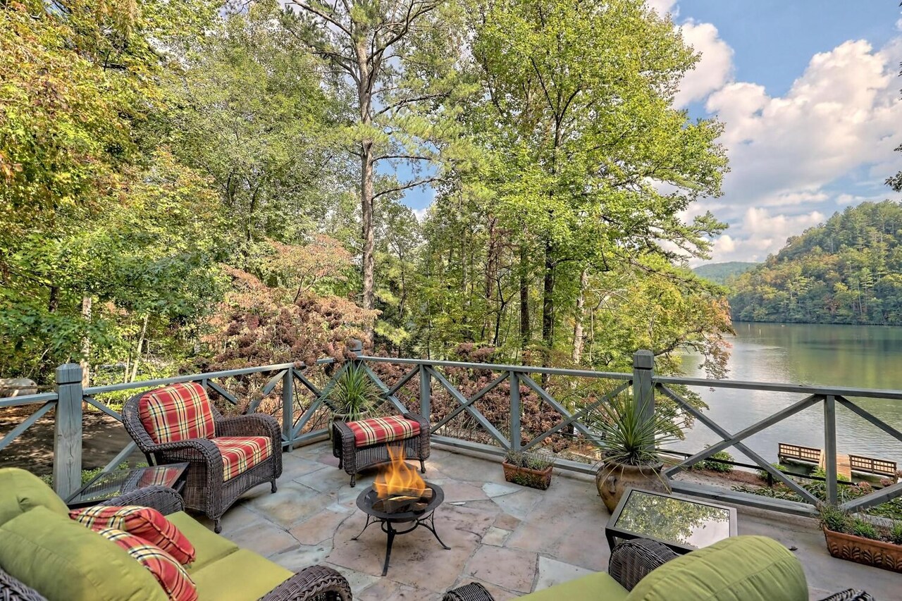 728 Oscar Rock Road Clayton, GA 30525 - Photo 17 of 40 a outdoor living space with furniture and city view