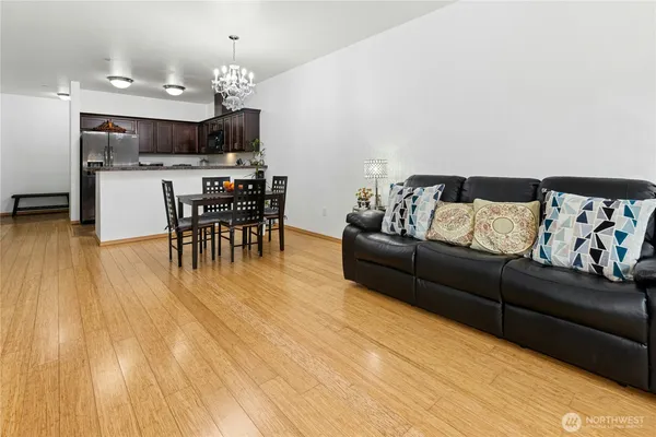 $536,960 | 1736 10th Avenue Northeast, Unit C213, Issaquah, WA 98029