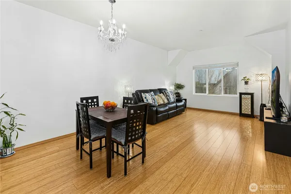 $536,960 | 1736 10th Avenue Northeast, Unit C213, Issaquah, WA 98029