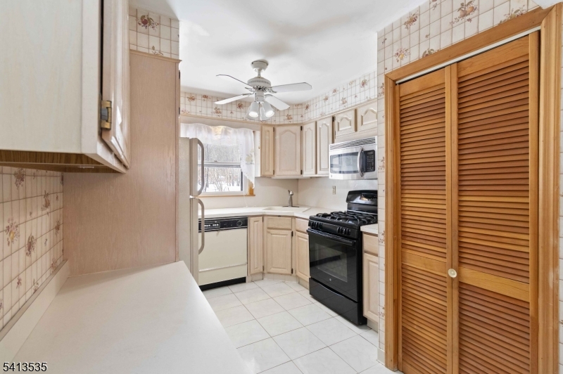 6 Pleasant Hill Road Succasunna, NJ 07876 - Photo 38 of 45