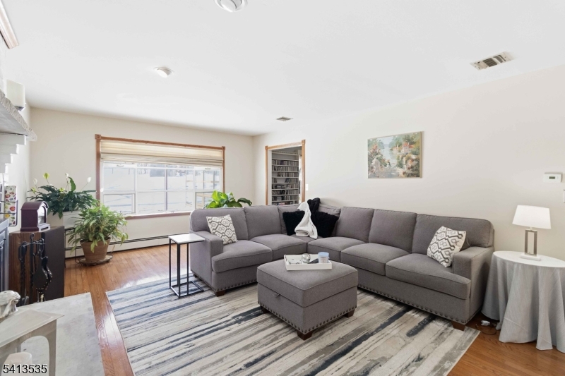 6 Pleasant Hill Road Succasunna, NJ 07876 - Photo 4 of 45