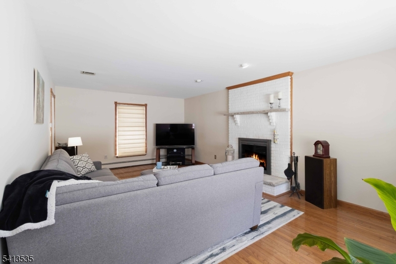 6 Pleasant Hill Road Succasunna, NJ 07876 - Photo 5 of 45