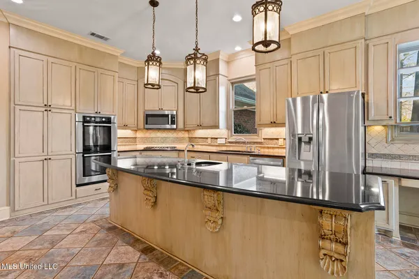 $672,000 | 806 Woodland Pine Street, Flowood, MS 39232