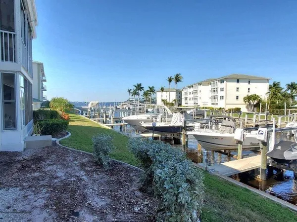 $4,000 | 130 Breakers Court, Unit 212, Punta Gorda, FL 33950