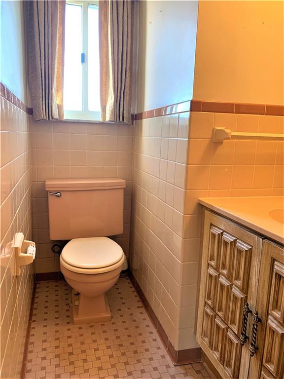 357 Twin Oaks Road Pittsburgh, PA 15243 - Photo 13 of 25
