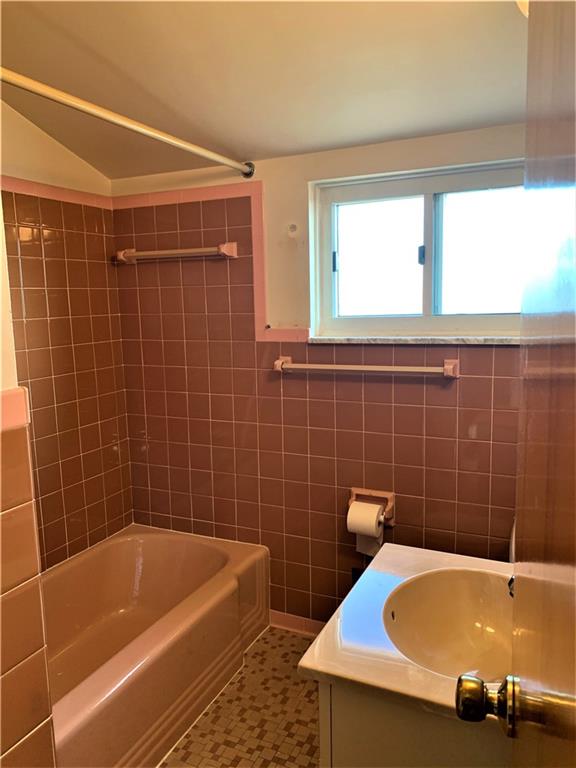 357 Twin Oaks Road Pittsburgh, PA 15243 - Photo 20 of 25