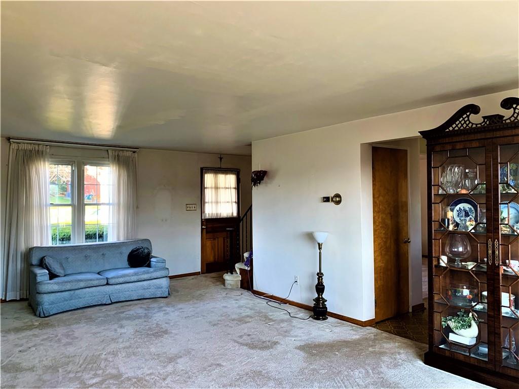 357 Twin Oaks Road Pittsburgh, PA 15243 - Photo 7 of 25
