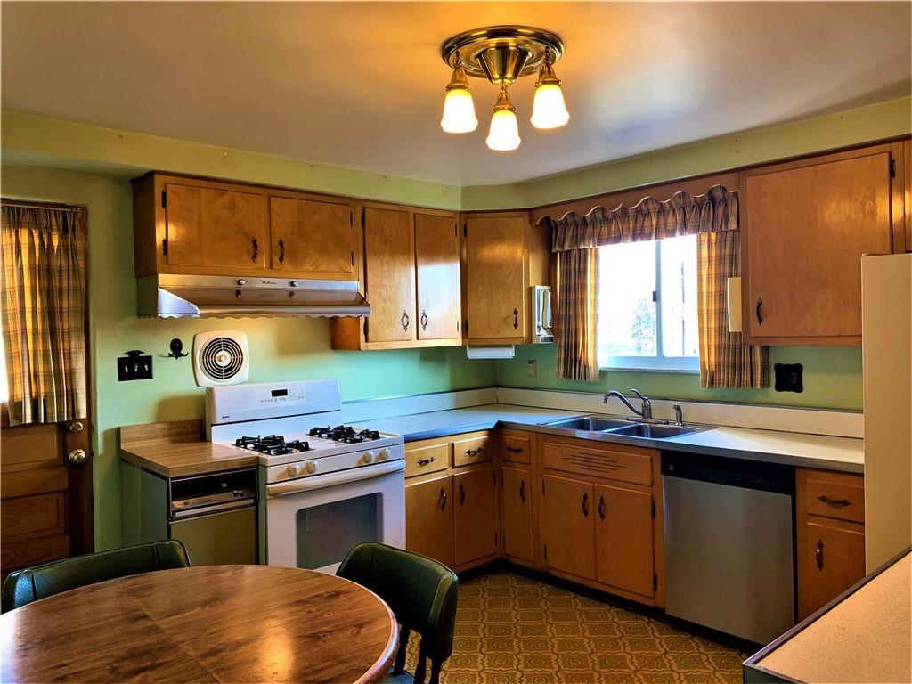 357 Twin Oaks Road Pittsburgh, PA 15243 - Photo 10 of 25