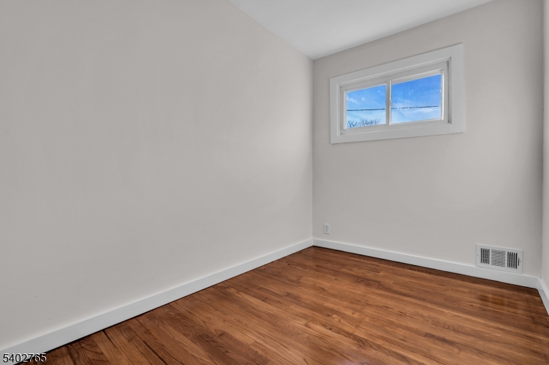 1663 Columbus Place Rahway, NJ 07065 - Photo 17 of 25