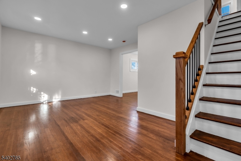 1663 Columbus Place Rahway, NJ 07065 - Photo 4 of 25