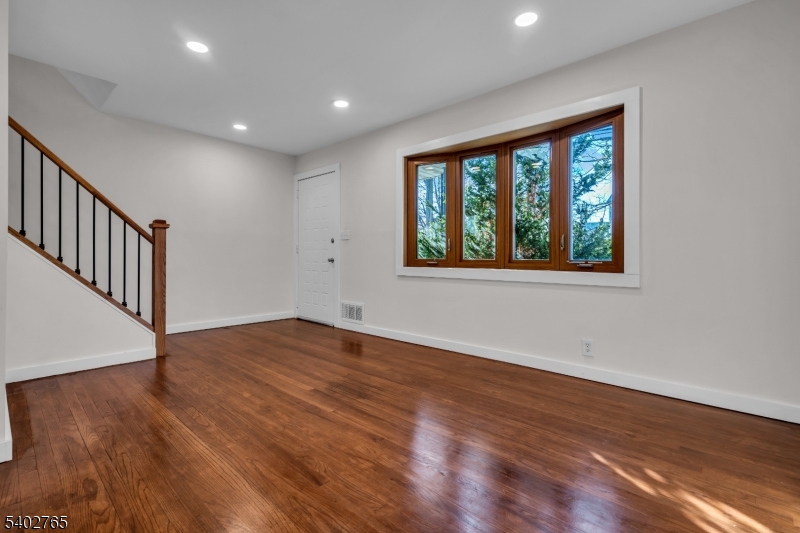 1663 Columbus Place Rahway, NJ 07065 - Photo 5 of 25