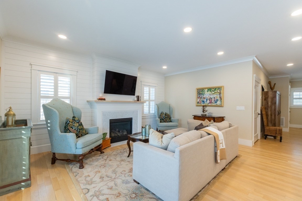 401 Albemarle Road, Unit 2 Newton, MA 02460 - Photo 12 of 41 Gallery Image 12