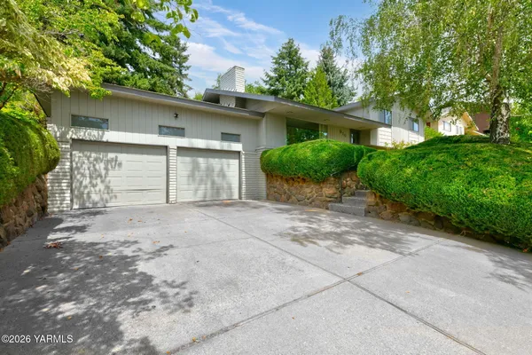$399,000 | 910 Carriage Hill Drive, Yakima, WA 98908