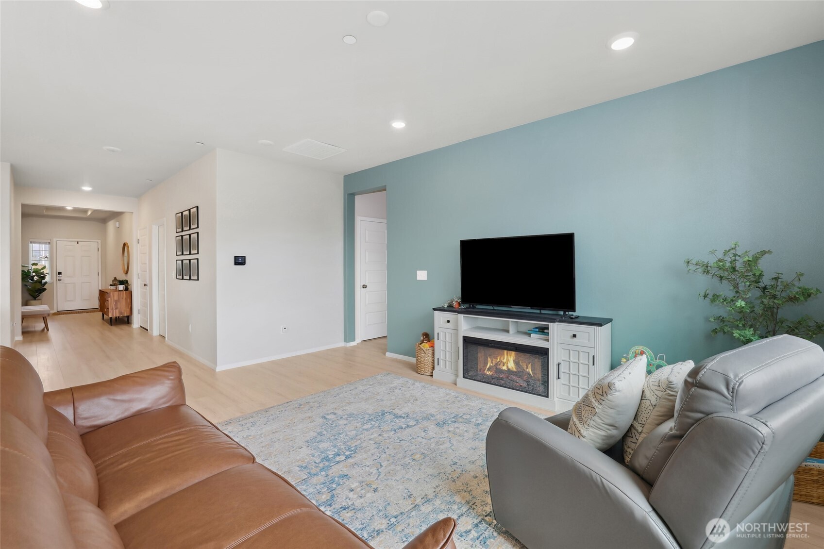 1020 Panoramic Loop Bremerton, WA 98312 - Photo 4 of 31