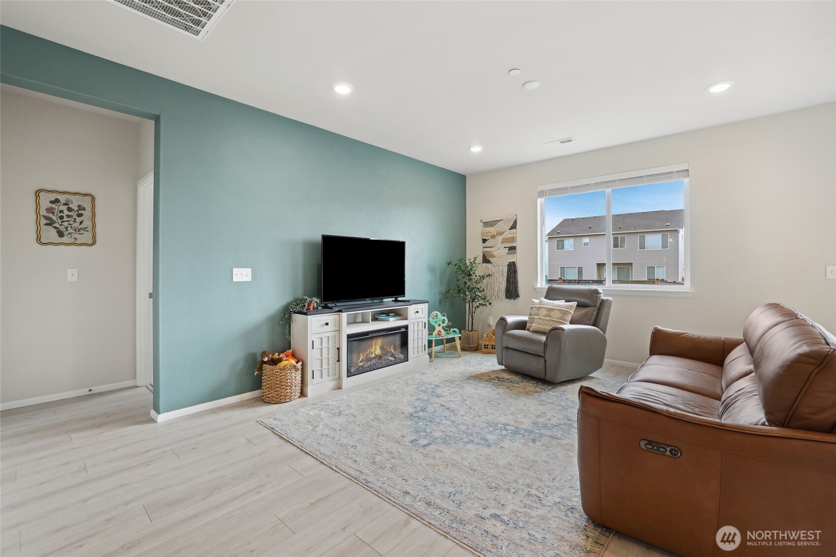 1020 Panoramic Loop Bremerton, WA 98312 - Photo 5 of 31