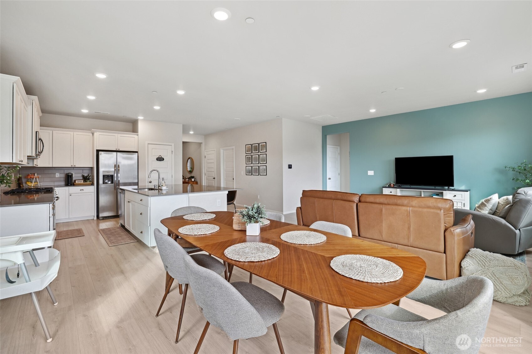 1020 Panoramic Loop Bremerton, WA 98312 - Photo 6 of 31