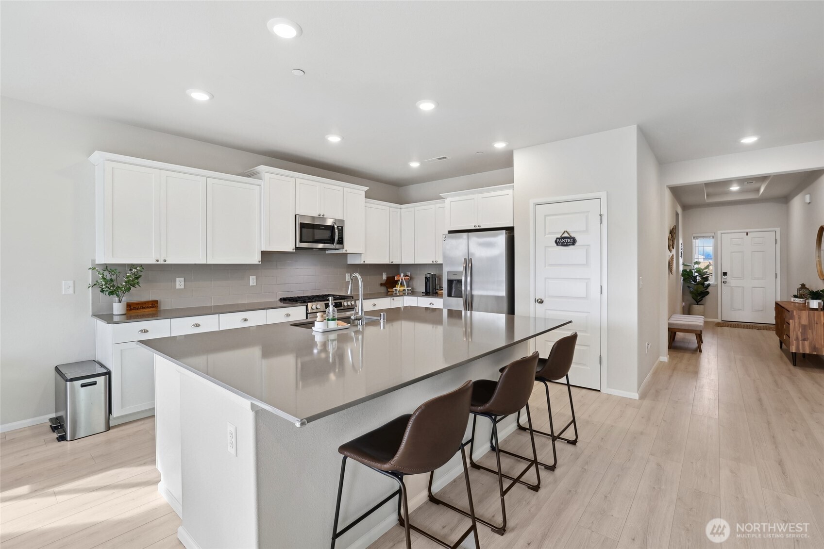 1020 Panoramic Loop Bremerton, WA 98312 - Photo 8 of 31