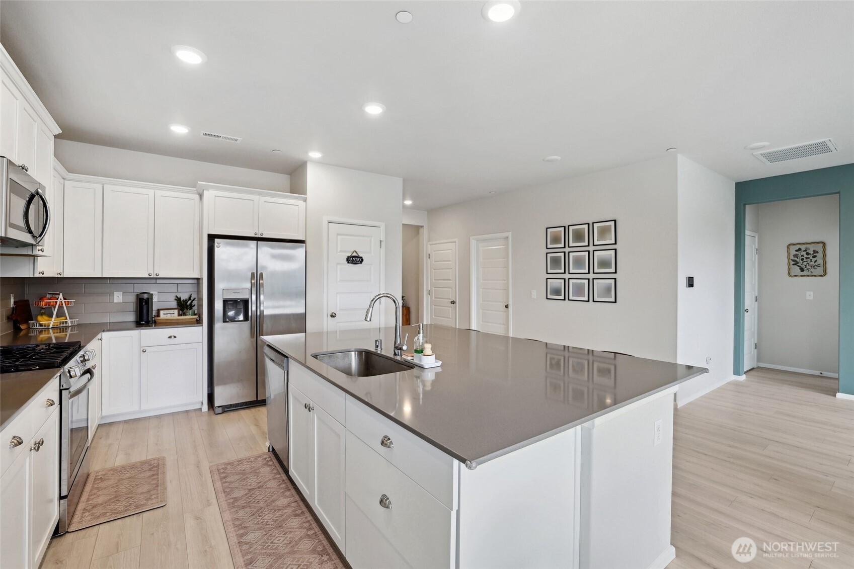 1020 Panoramic Loop Bremerton, WA 98312 - Photo 10 of 31