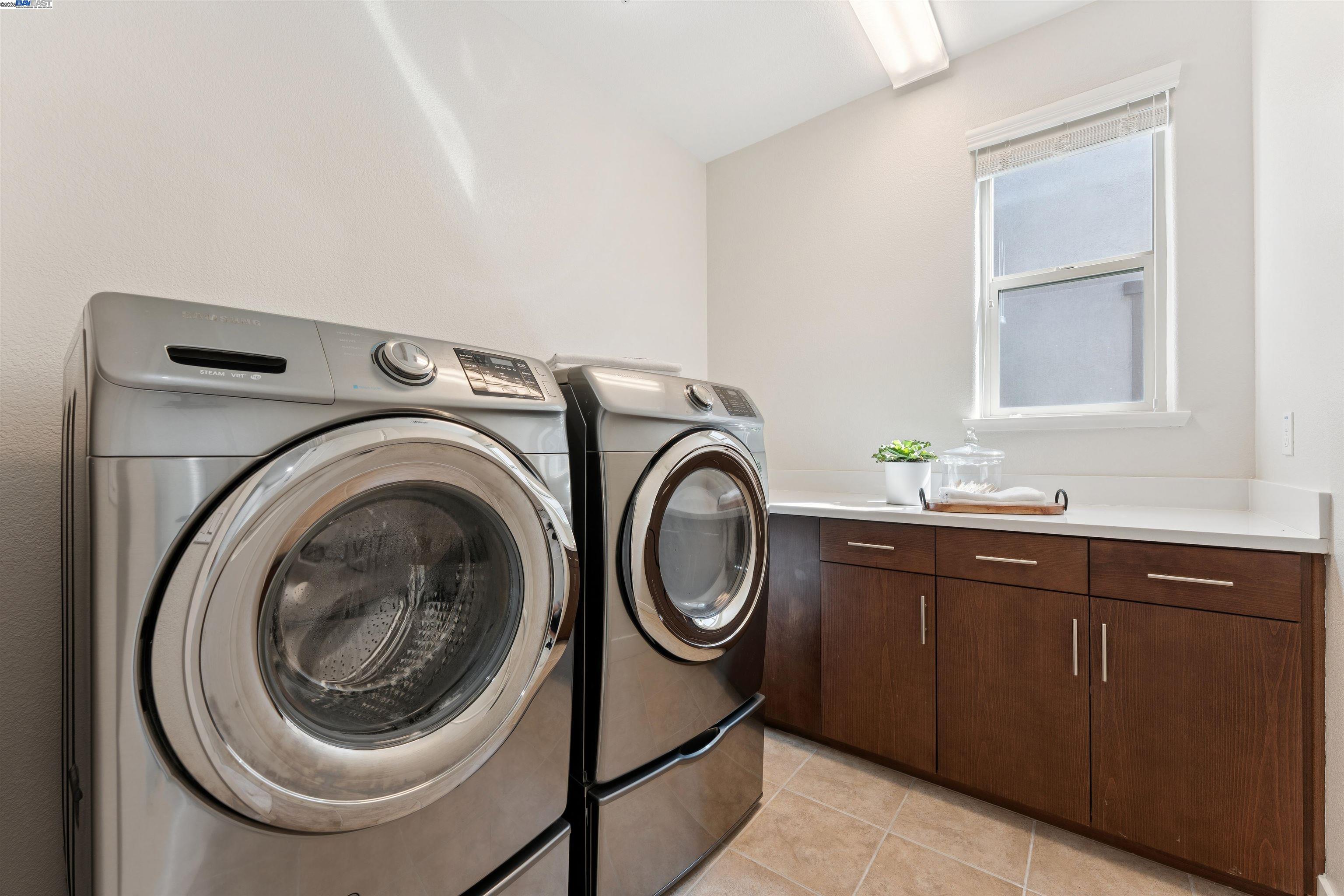 1360 Brookline Loop Pleasanton, CA 94566 - Photo 20 of 29 a bathroom with a sink and a mirror