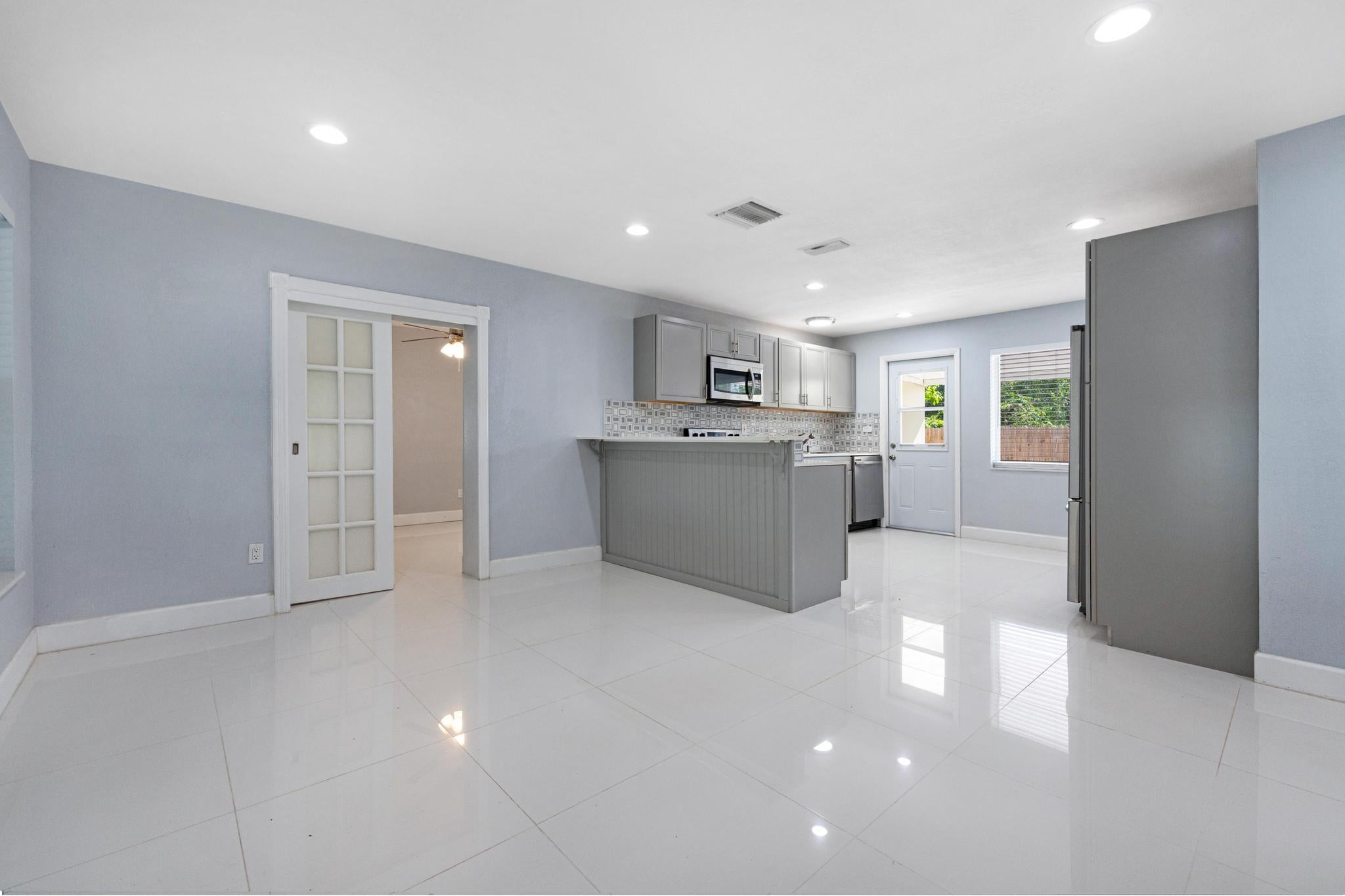 980 Oleander Road Key Largo, FL 33037 - Photo 11 of 37 Gallery Image 11