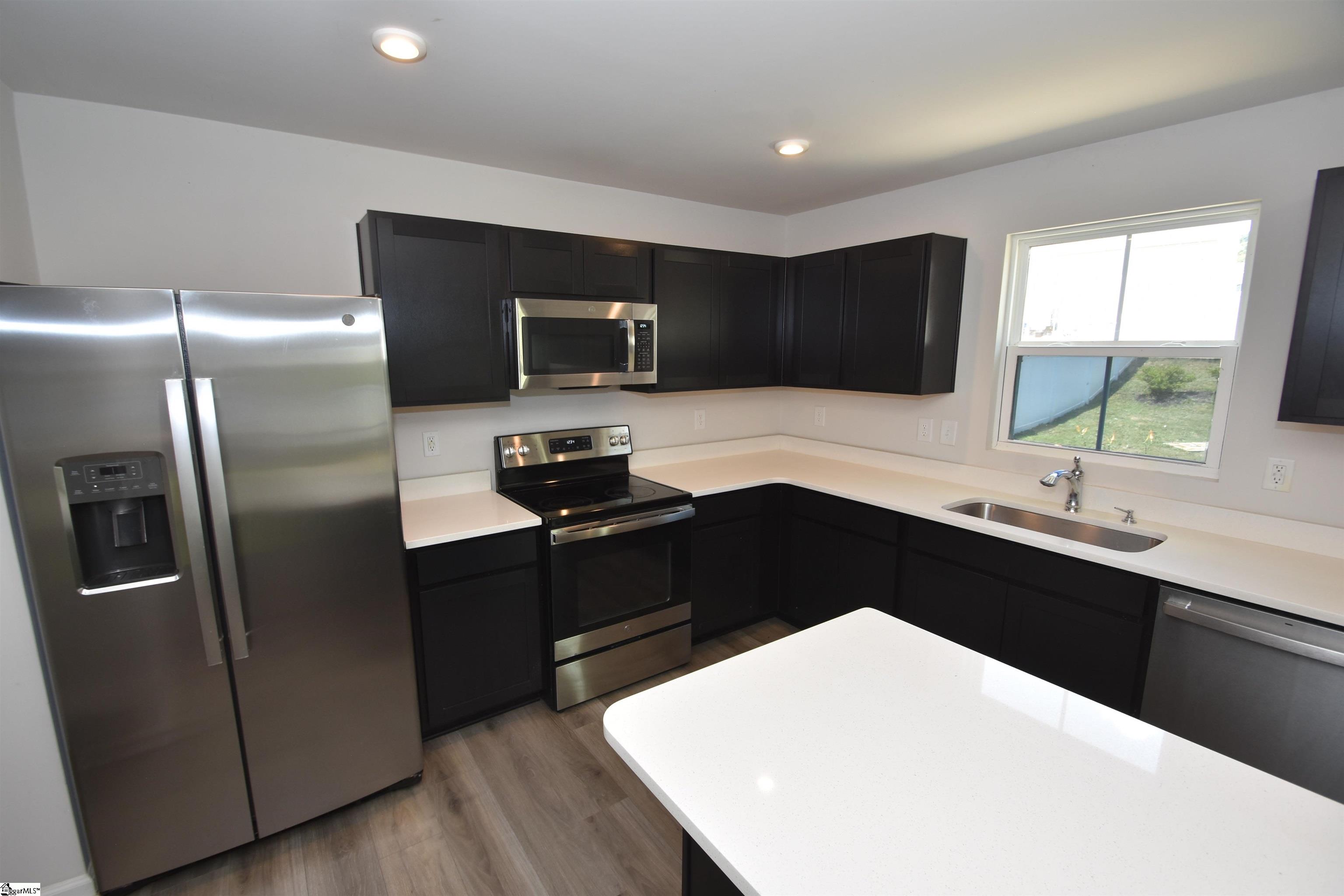 523 Eden Hall Road Woodruff, SC 29388 - Photo 5 of 26