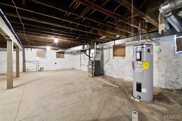 $330,000 | 2032 Adelaide Avenue, St. Louis, MO 63107