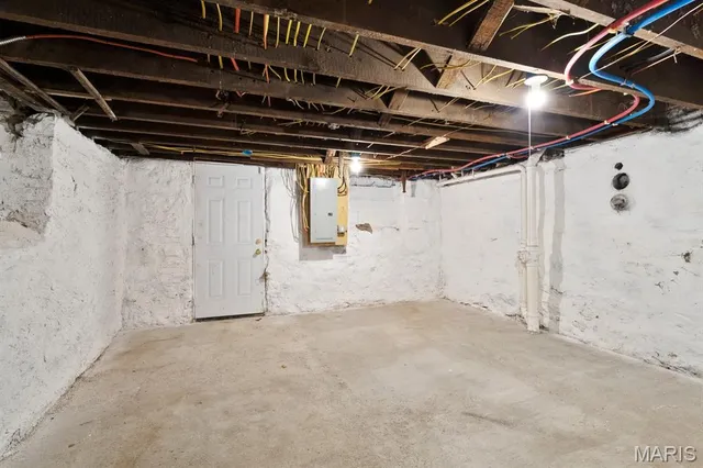 $330,000 | 2032 Adelaide Avenue, St. Louis, MO 63107