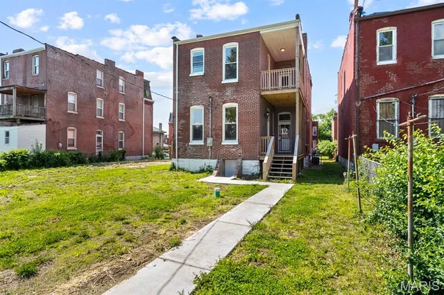 $330,000 | 2032 Adelaide Avenue, St. Louis, MO 63107