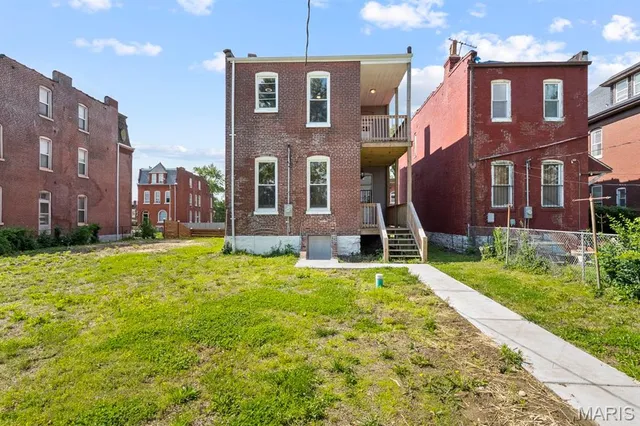 $330,000 | 2032 Adelaide Avenue, St. Louis, MO 63107