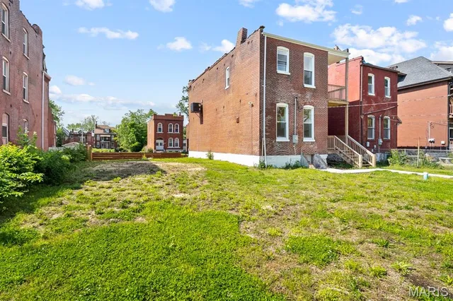 $330,000 | 2032 Adelaide Avenue, St. Louis, MO 63107