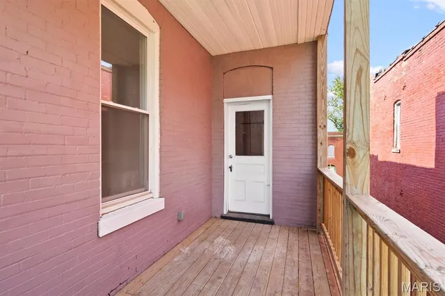 $330,000 | 2032 Adelaide Avenue, St. Louis, MO 63107