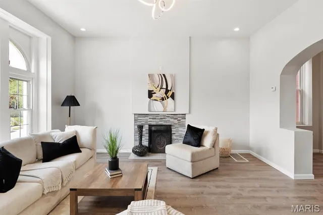 $330,000 | 2032 Adelaide Avenue, St. Louis, MO 63107