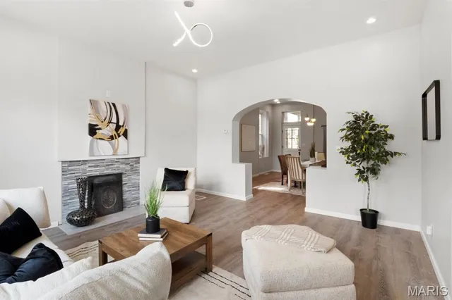 $330,000 | 2032 Adelaide Avenue, St. Louis, MO 63107